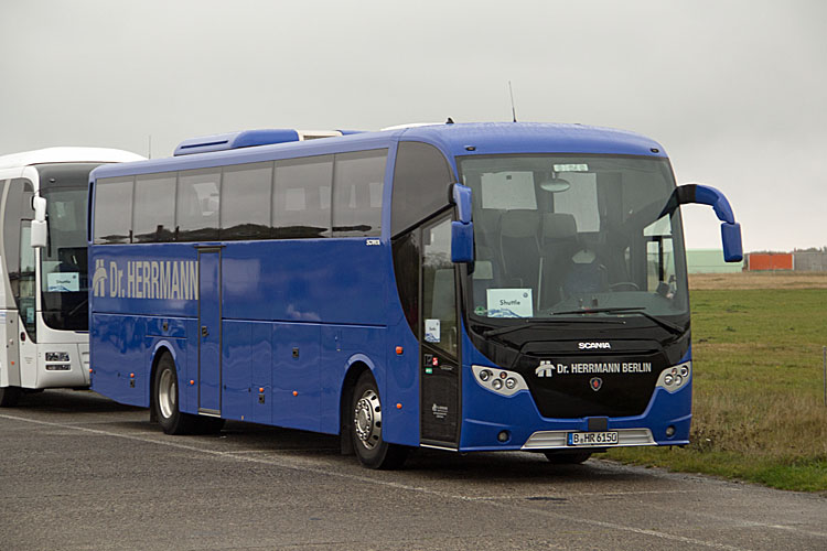 Hermann Busse Gmbh & Co. Kg Gleich drei Busse von Dr. Hermann Verkehrsgesellschaft am Rande des